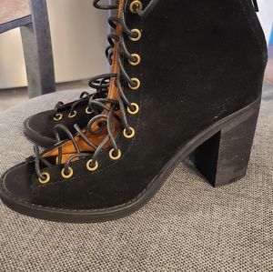 Lace up boutique boots